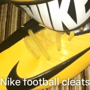 Nike football cleats size 11